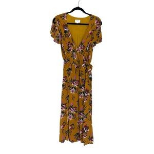 Everly Short Sleeve Floral Midi Wrap Dress in Yellow Size S